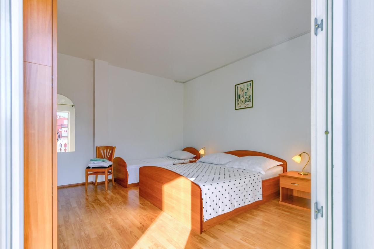 Apartmani Vukicevic Vodice Ngoại thất bức ảnh
